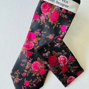 New-Vittorio Black and Pink Floral Tie Set